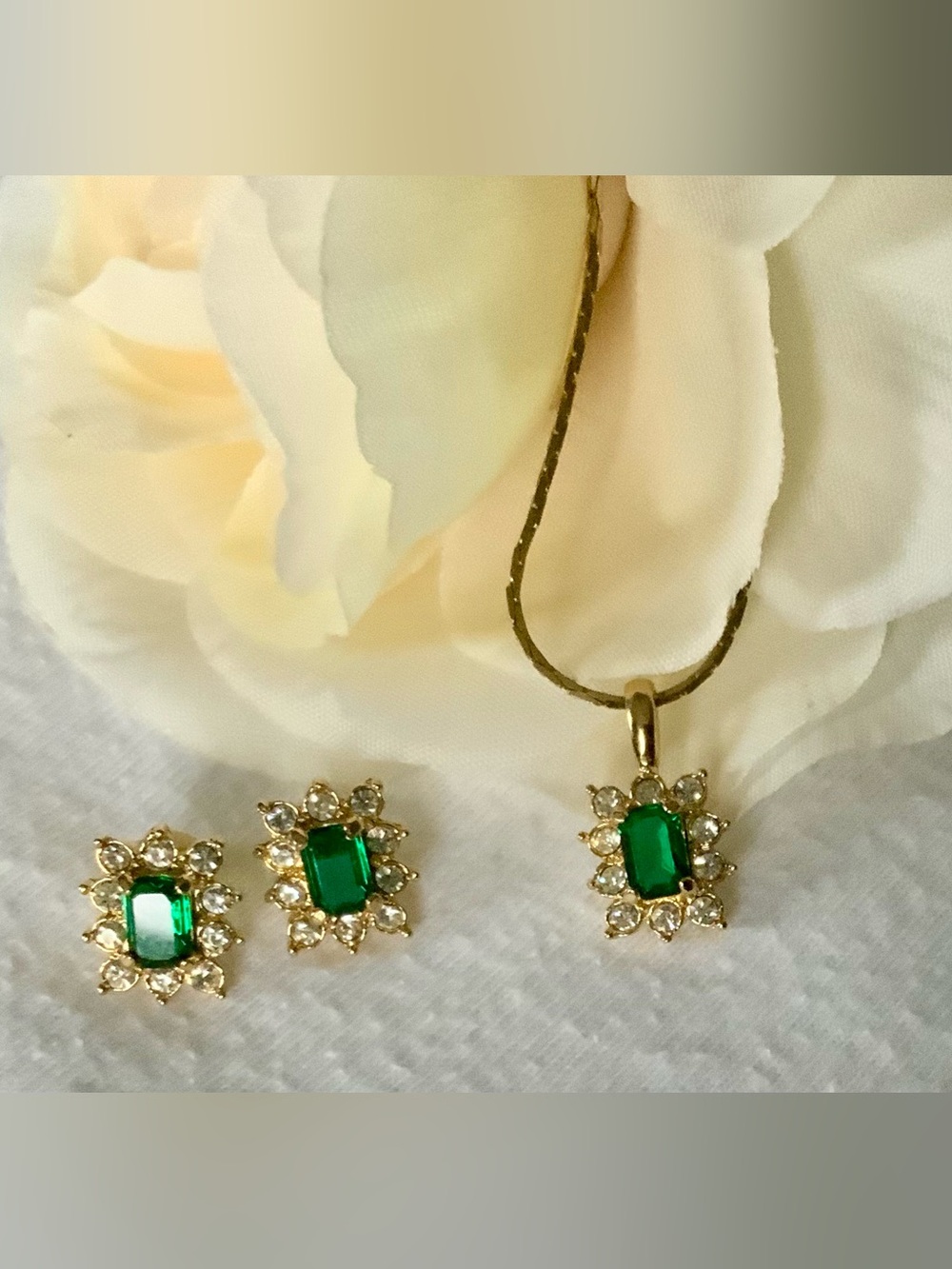 3-Piece Green & Clear Stone Jewelry Set Gold Tone 18” Necklace